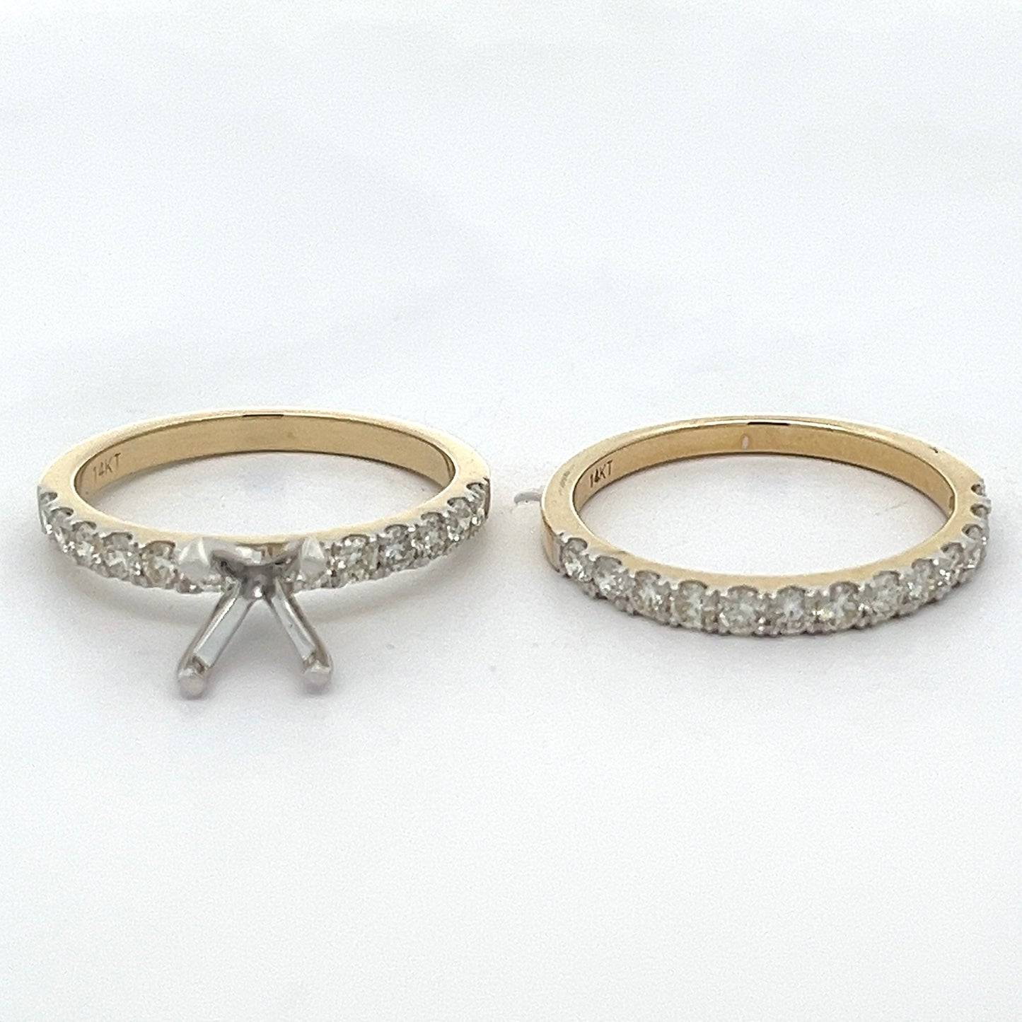 Round Diamond Wedding Set Mount in Yellow Gold