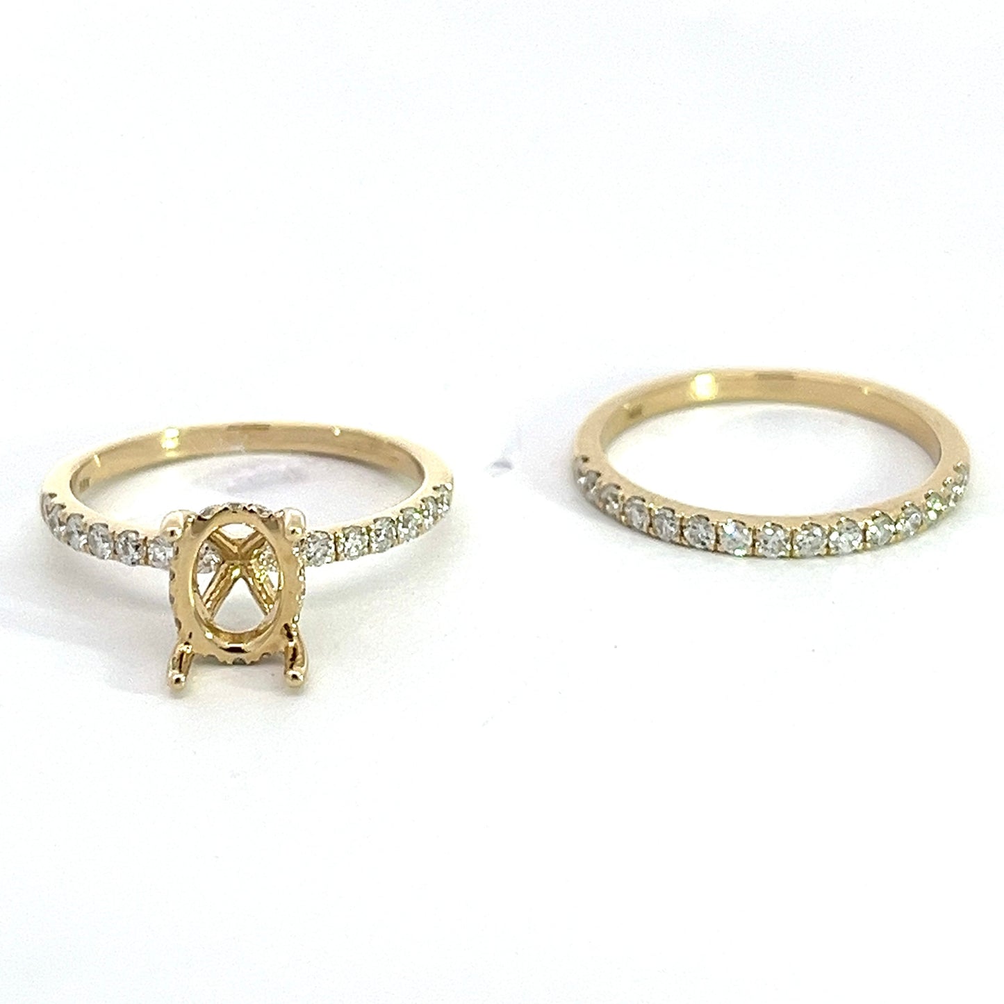 Oval Wedding Set Mounting in Yellow Gold
