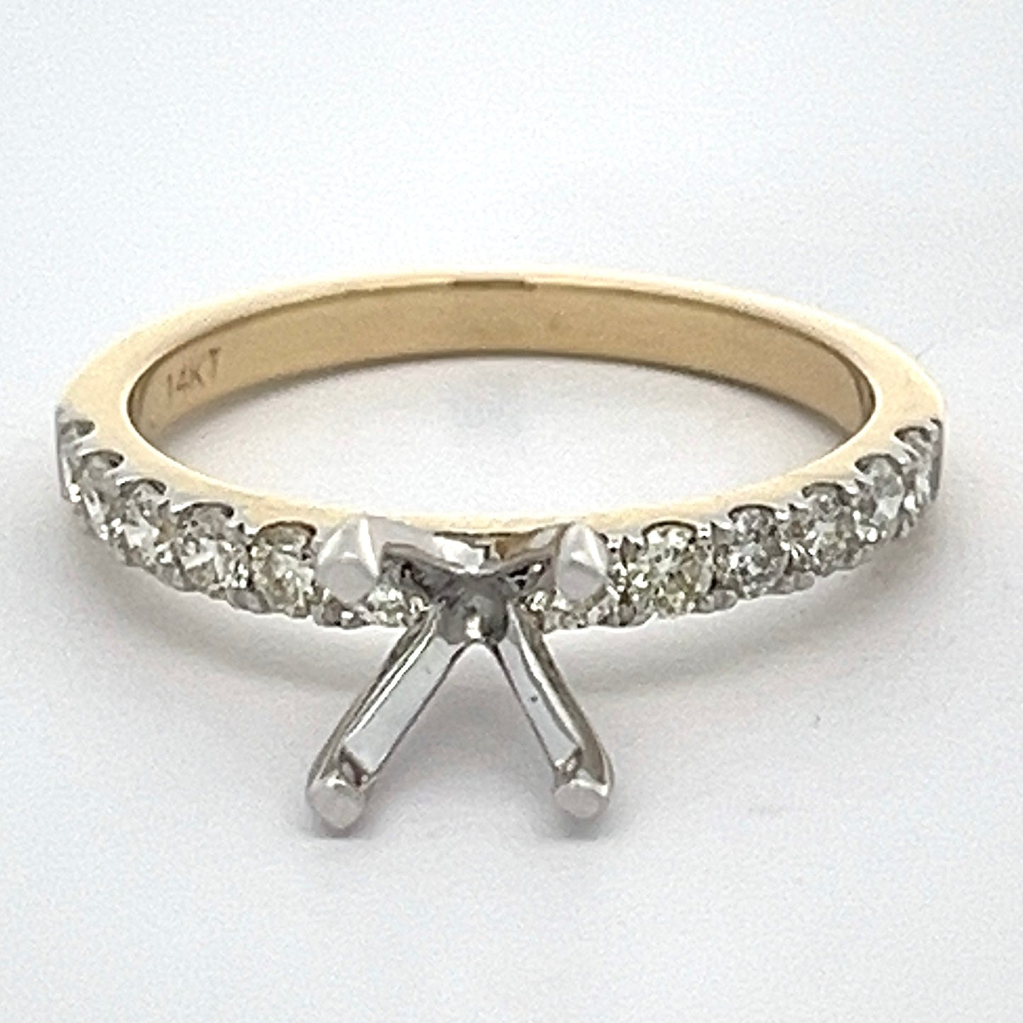 Round Diamond Wedding Set Mount in Yellow Gold